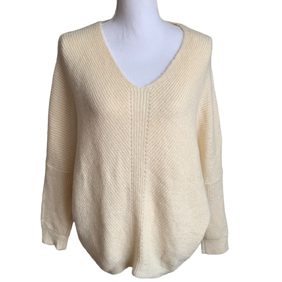 Dreamers by Debut Cream Sweater size S/M - Picture 4 of 14